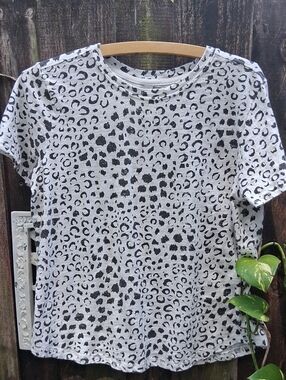 Pilcro White and Black Leopard Print Short Sleeve Tee